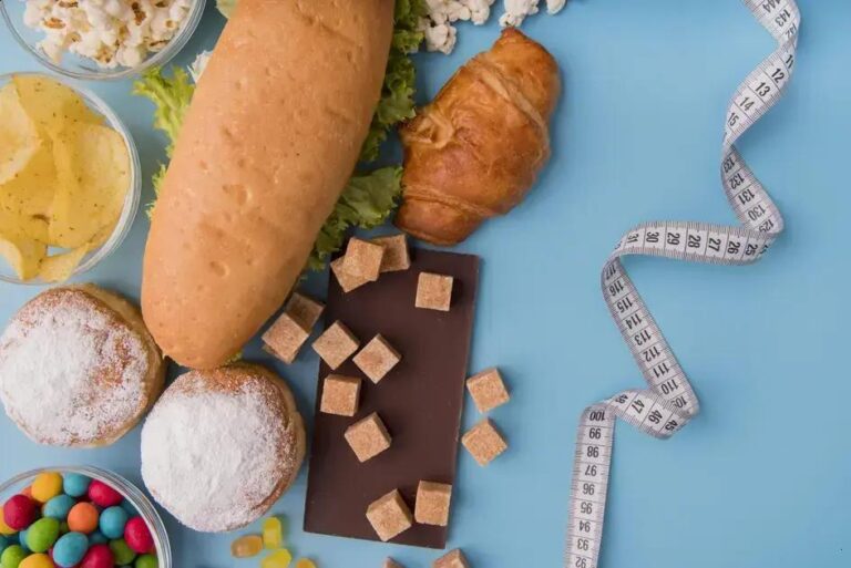 Como a dieta influencia a longevidade: O impacto de carboidratos e gorduras