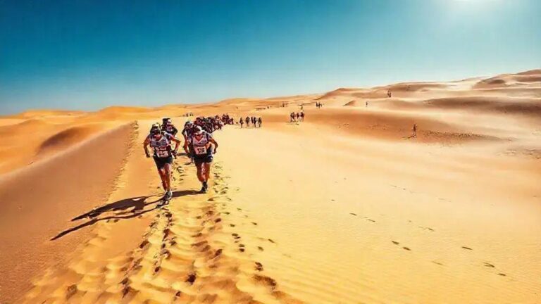 Mountain Do traz corredores ao Sahara em uma prova épica 8 Mountain Do leva corredores ao maior deserto quente do mundo em edição épica no Sahara